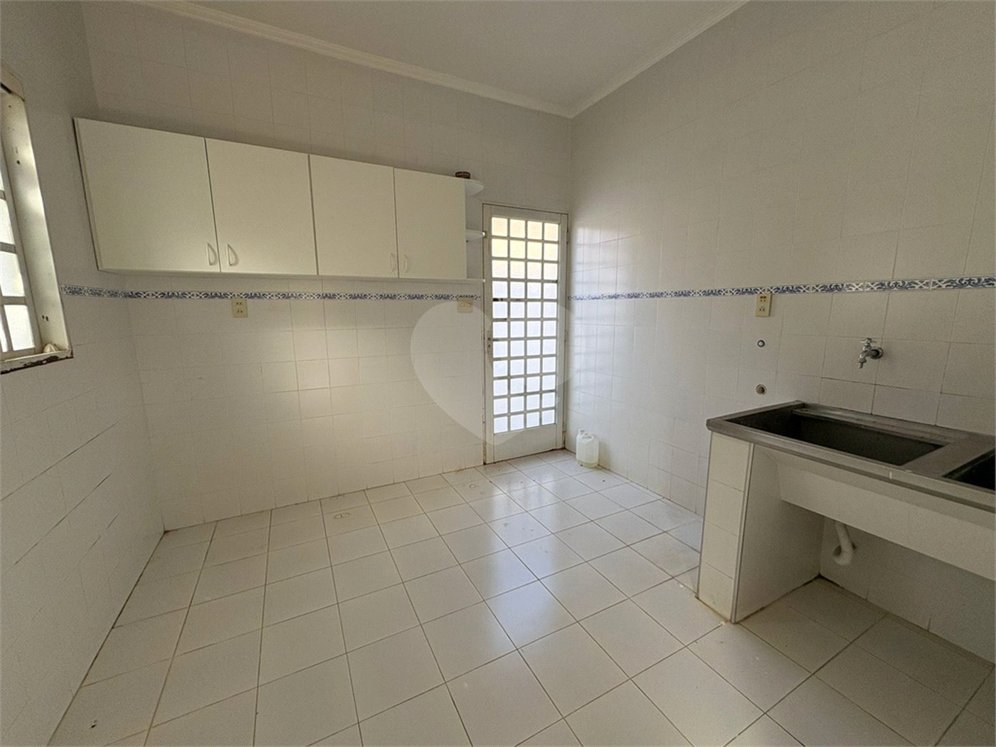 Ótima oportunidade para moradia ou investimento comercial!
