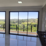 Casa à venda com 3 quartos, sendo 1 suíte,  no condomínio Reserva do Vale, Caçapava - SP