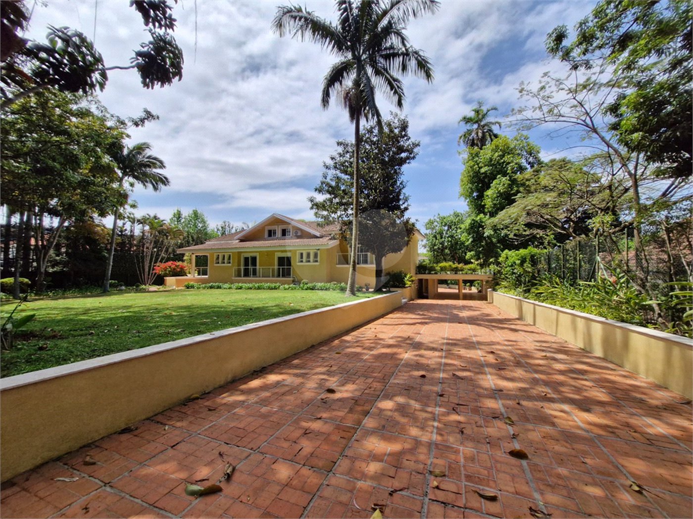 Casa à venda com 4 suítes no condomínio Chácara Flora, São Paulo - SP