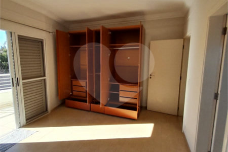 Casa à venda com 4 quartos, sendo 3 suítes, no condomínio Residencial Terras de Vinhedo, Vinhedo - SP