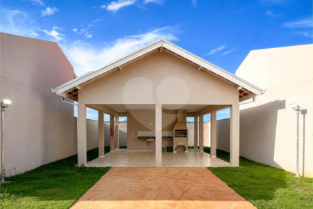 Casa à venda ou para alugar com 2 quartos no condomínio Villagio Allegro, Itapetininga - SP
