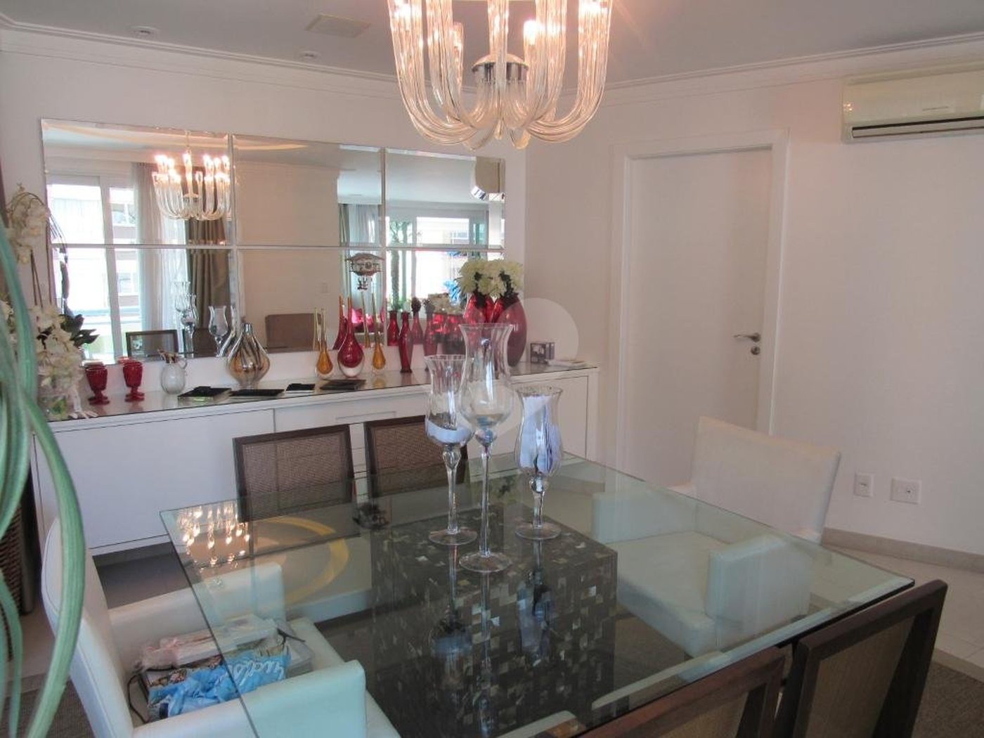 Apartamento à venda com 3 suítes em Real Parque, São Paulo, SP