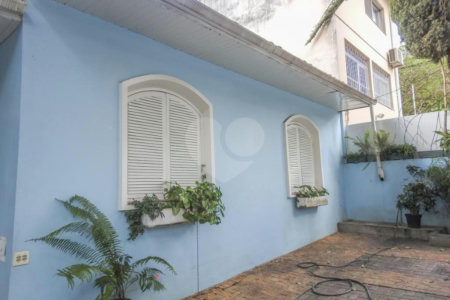 Casa Térrea à venda com 4 quartos, sendo 2 suítes, em Jardim das Bandeiras, São Paulo, SP