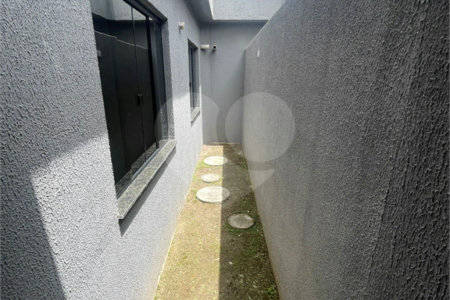 Casa à venda com 2 quartos, sendo 1 suíte, no condomínio Parque Guará, Rio de Janeiro - RJ