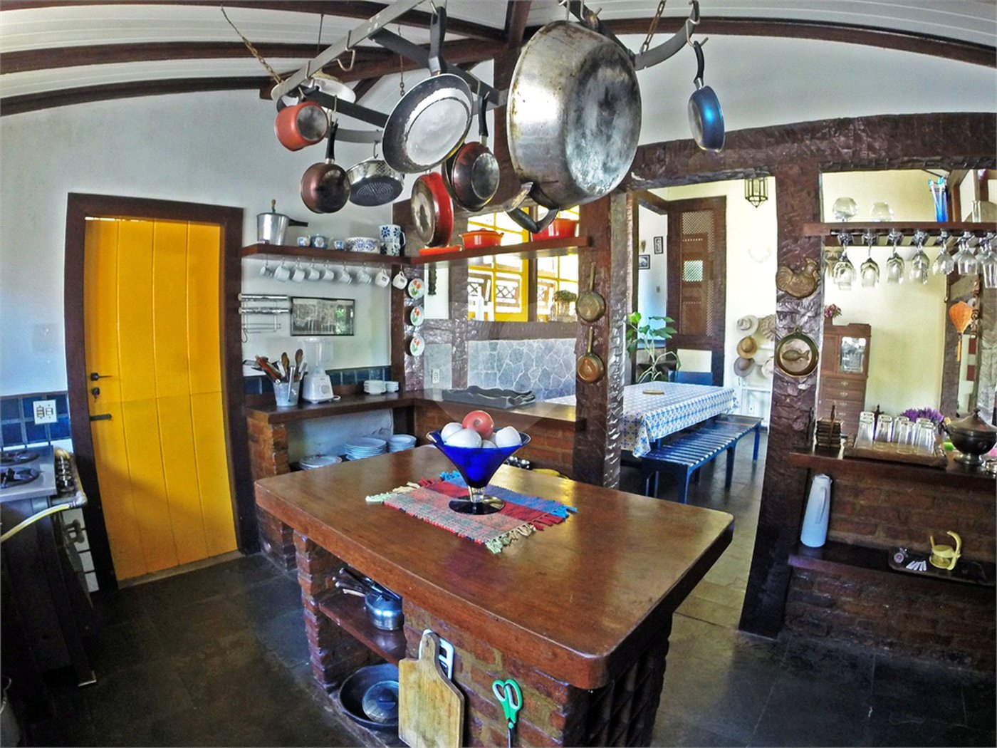 Casa à venda com 8 quartos, sendo 4 suítes, em Alto de Búzios, Armação dos Búzios, RJ