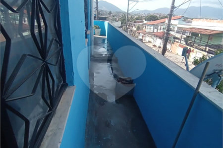 Triplex à venda com 5 quartos, sendo 1 suíte, em Santíssimo, Rio de Janeiro, RJ