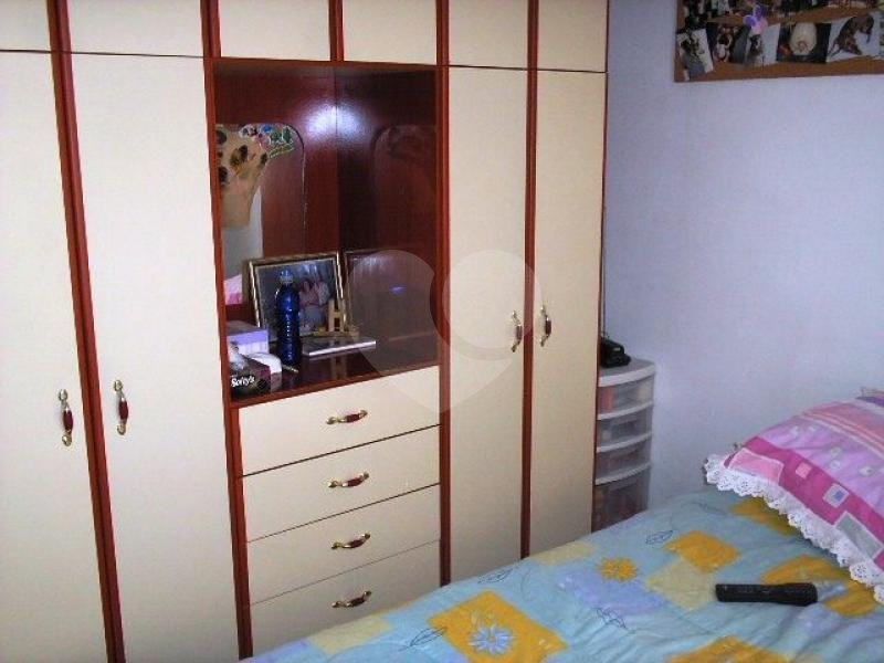 Sobrado à venda com 4 quartos, sendo 1 suíte, em Vila Nivi, São Paulo, SP