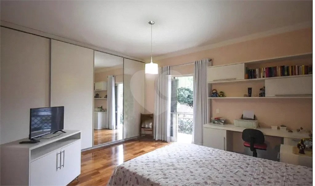 Casa à venda com 5 suítes em Jardim Londrina, São Paulo, SP