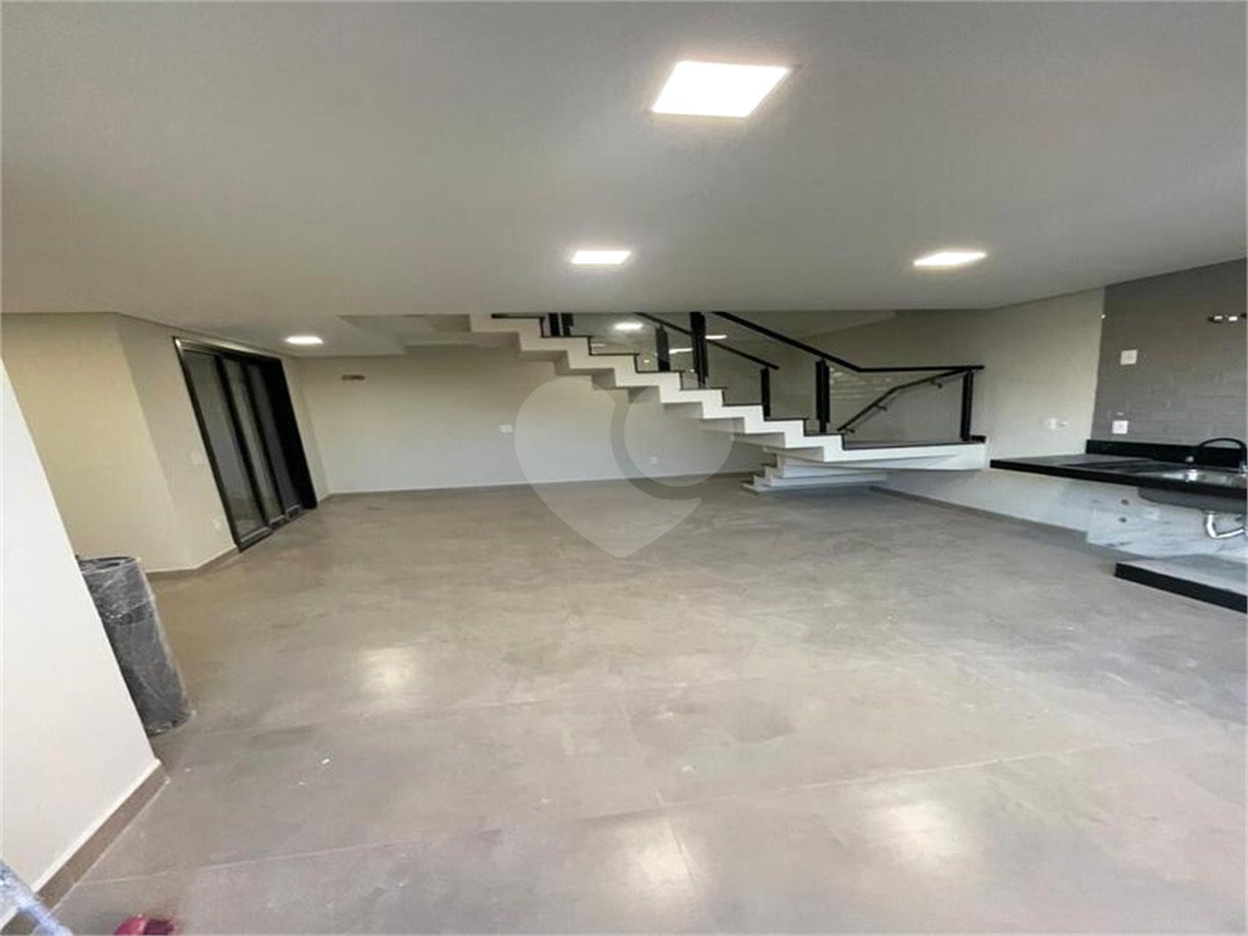 Casa à venda com 3 quartos, sendo 1 suíte, no condomínio Vila Paraty, Indaiatuba - SP