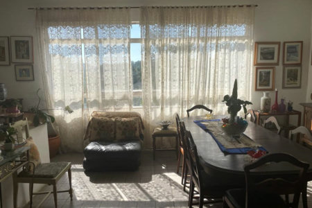 Casa à venda com 3 quartos, sendo 1 suíte, no condomínio Estância Marambaia, Vinhedo - SP