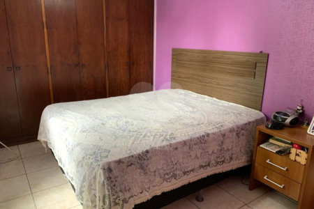 Casa à venda com 3 quartos, sendo 1 suíte,  em Bosque da Saúde, São Paulo, SP