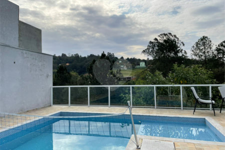 Casa à venda com 4 suítes em Suru, Santana de Parnaíba, SP