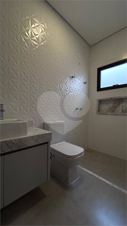 Casa à venda com 4 quartos, sendo 3 suítes, no condomínio Residencial Mont'alcino, Valinhos - SP