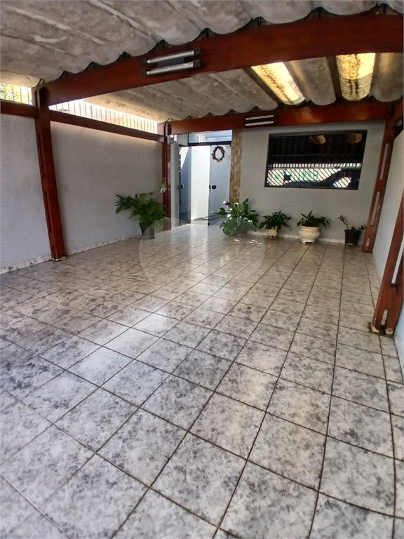 Sobrado à venda com 4 quartos, sendo 2 suítes, em Vila Constança, São Paulo, SP