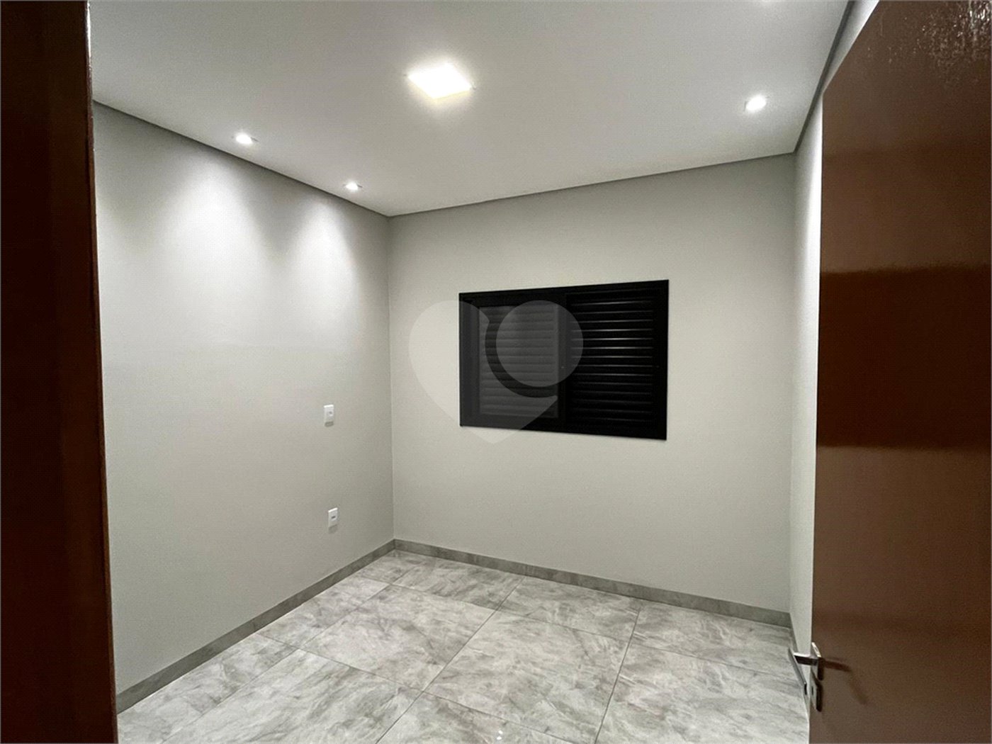 Casa à venda com 3 quartos, sendo 1 suíte,  no condomínio Reserva Ipanema I, Sorocaba - SP