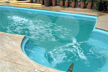 Sobrado à venda ou para alugar com 4 quartos, sendo 2 suítes, em Jardim Brasil, Atibaia, SP