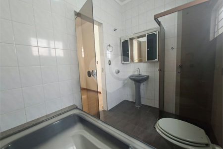 Casa à venda ou para alugar com 3 quartos, sendo 1 suíte, em Vila Aparecida, Itapetininga, SP