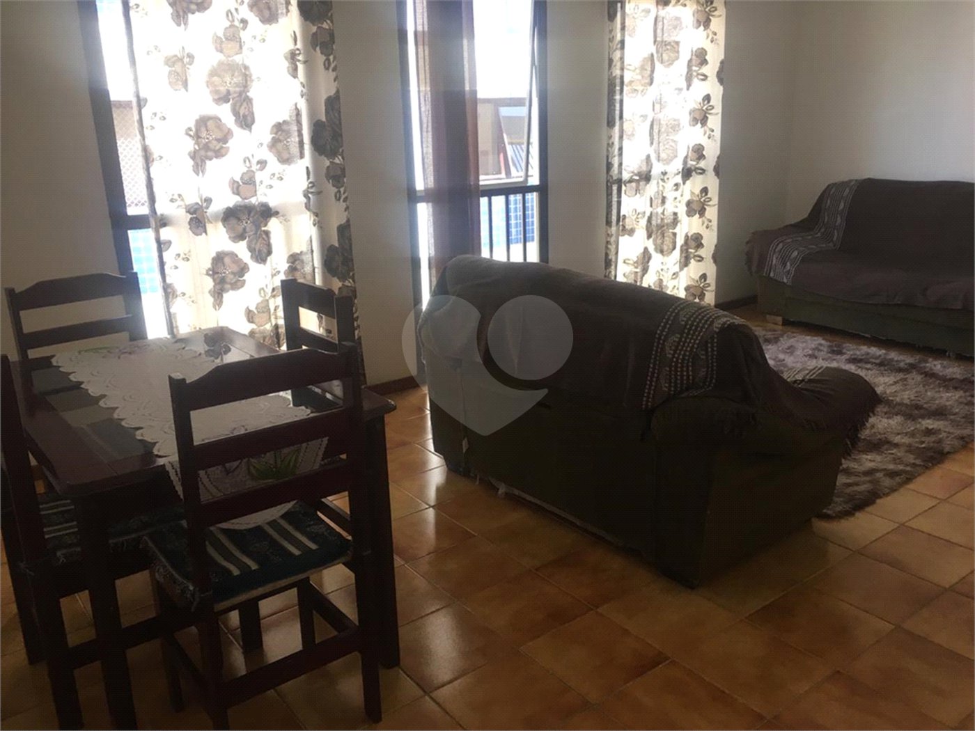Apartamento à venda com 3 quartos, sendo 1 suíte, em Parque Enseada, Guarujá, SP