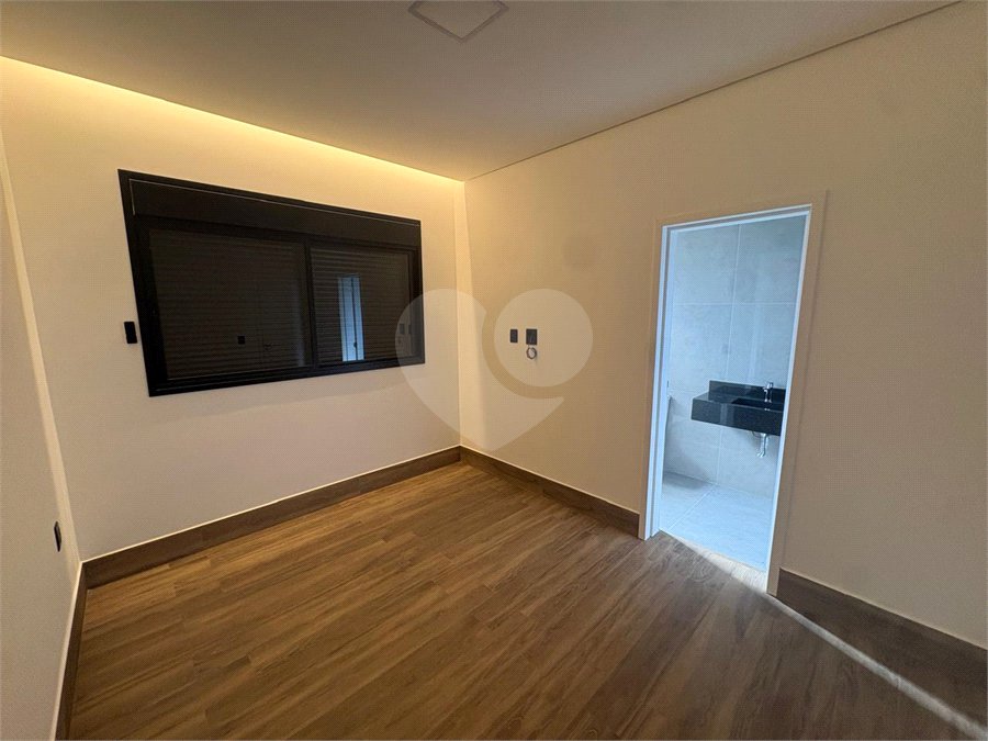 Casa à venda com 3 suítes no condomínio Alphaville Castello, Itu - SP