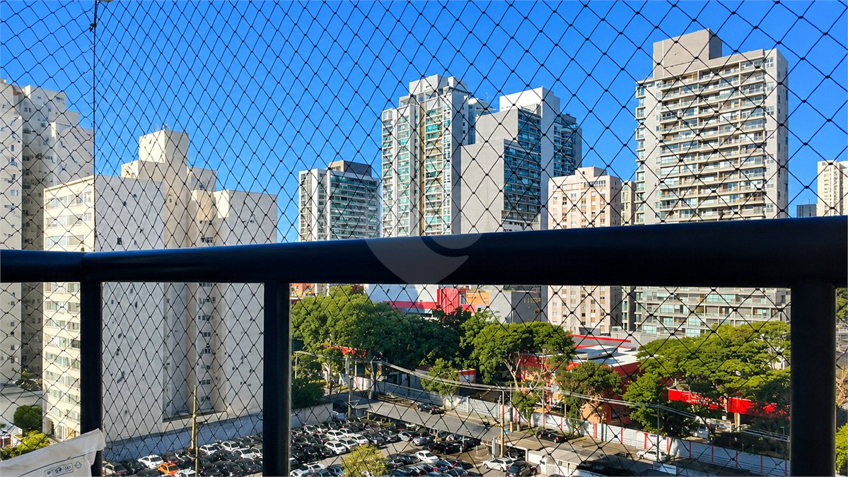 Apartamento à venda com 3 quartos, sendo 1 suíte, em Santo Amaro, São Paulo, SP