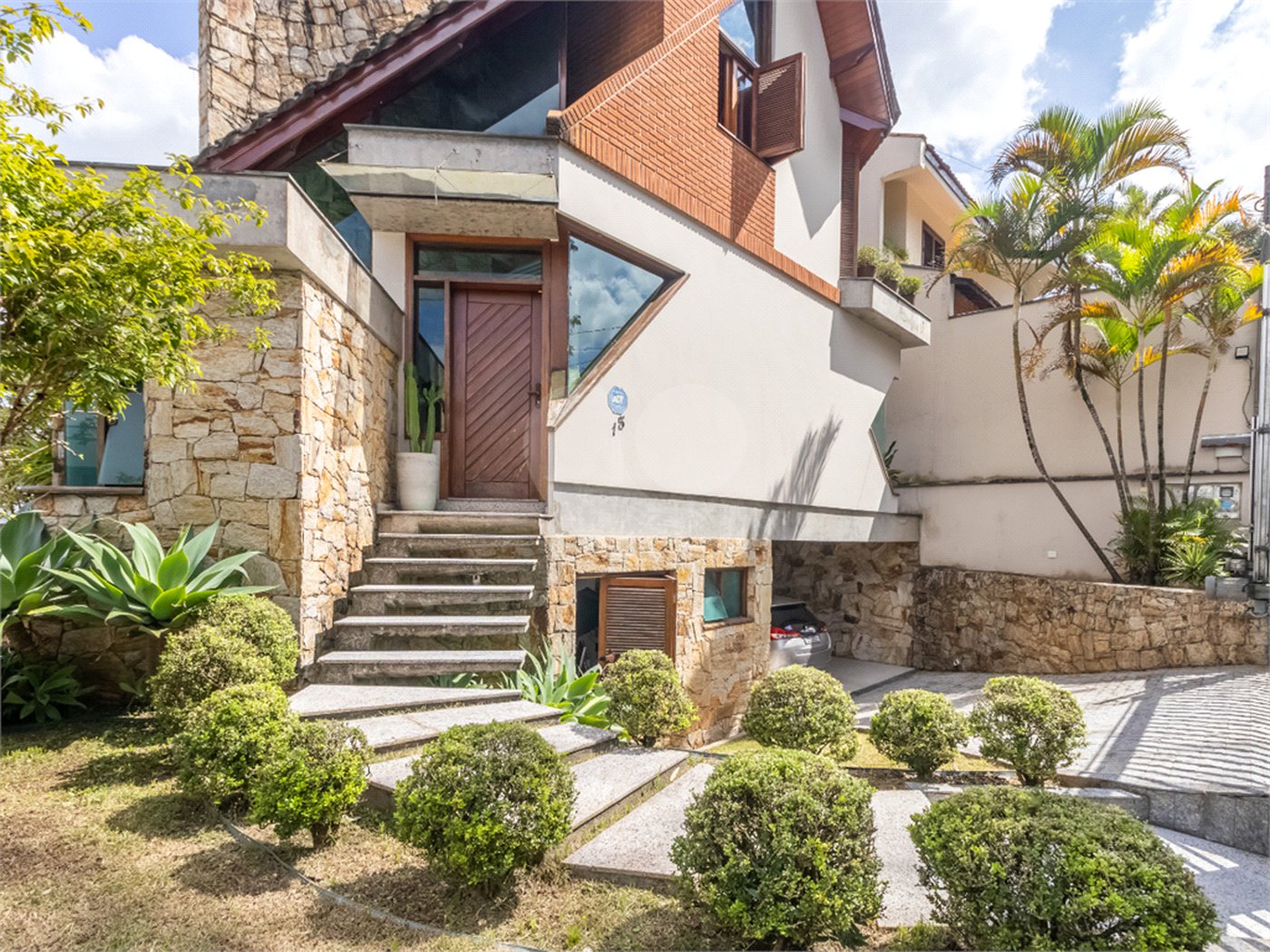 Casa à venda com 4 quartos, sendo 2 suítes, em Jardim Marajoara, São Paulo, SP
