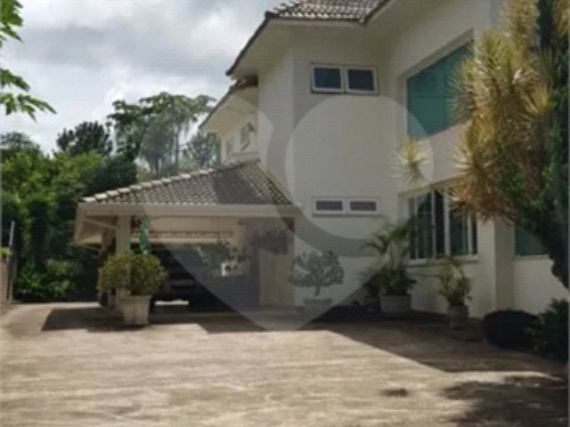 Casa à venda com 4 suítes no condomínio Monte Samkhya, Serra Negra - SP