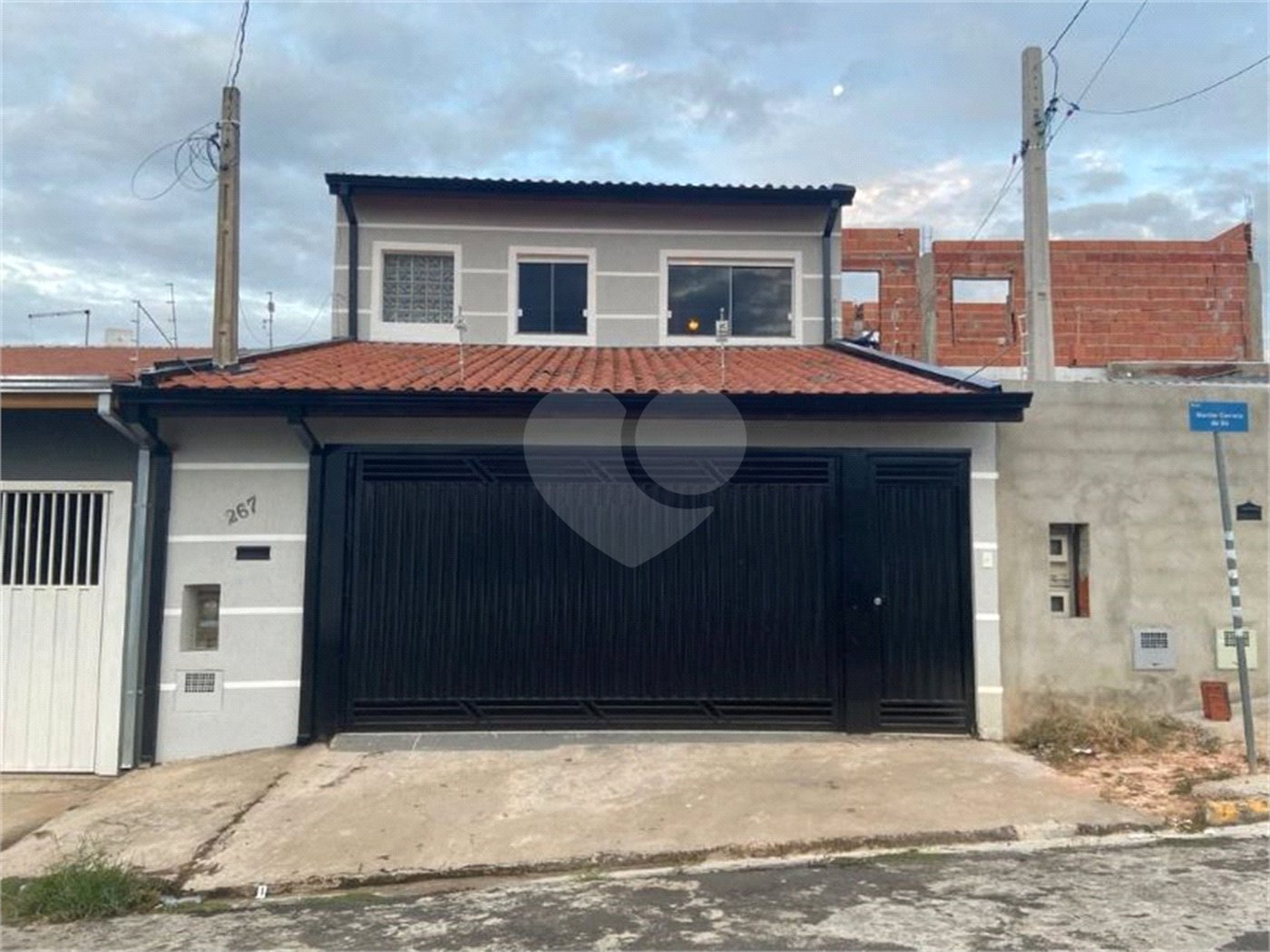 Casa à venda com 4 quartos, sendo 2 suítes,  em Jardim Santa Marta III, Salto, SP