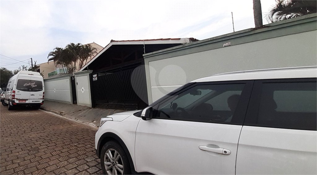 Casa à venda com 5 quartos, sendo 1 suíte, no Centro, Bom Jesus dos Perdões, SP