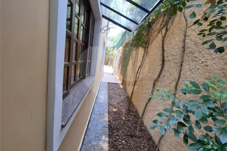 Casa para alugar com 4 quartos, sendo 2 suítes, no condomínio Palm Garden, São Paulo - SP
