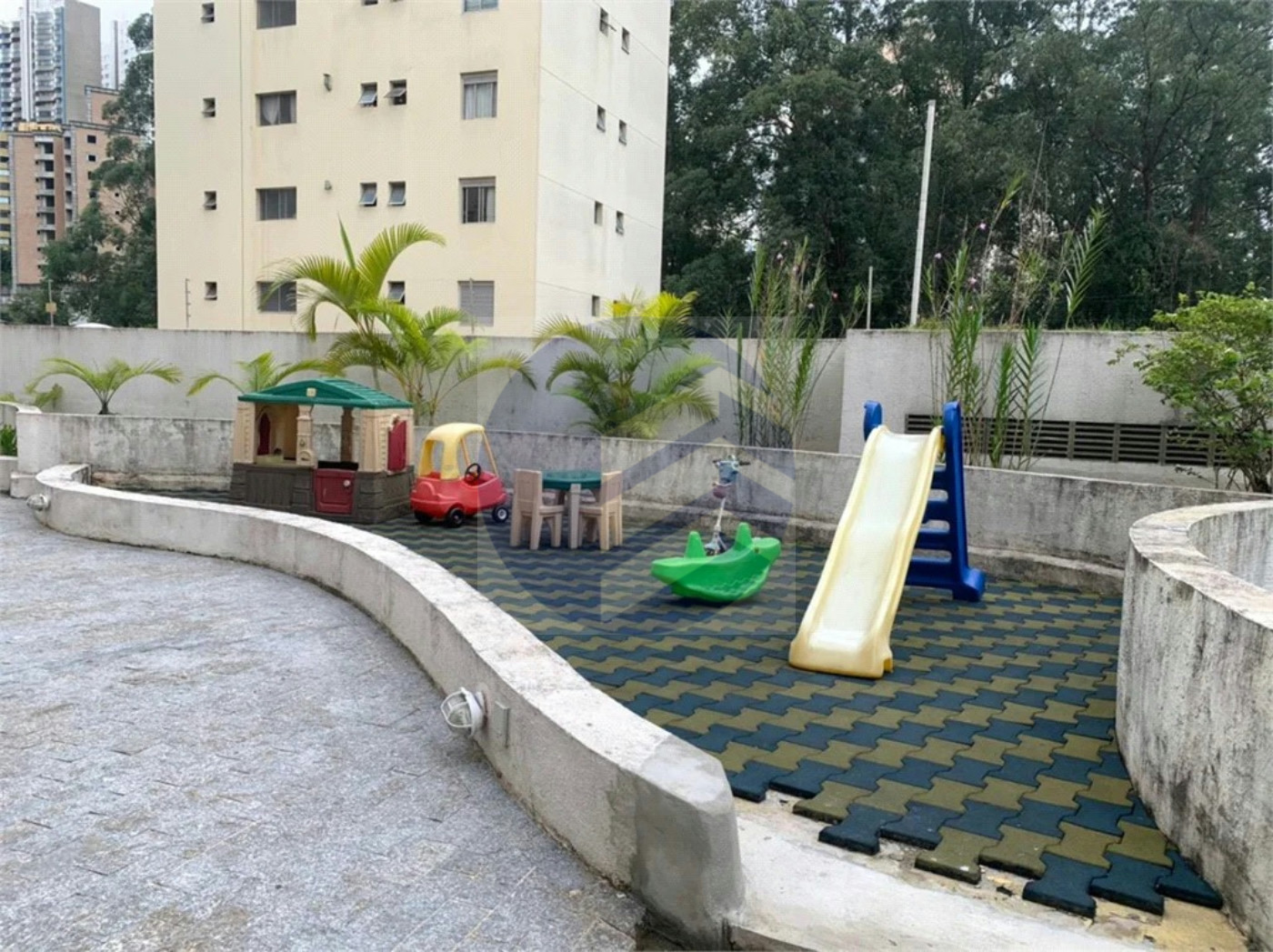 Apartamento à venda com 3 quartos, sendo 1 suíte, em Jardim Sul, São Paulo - SP