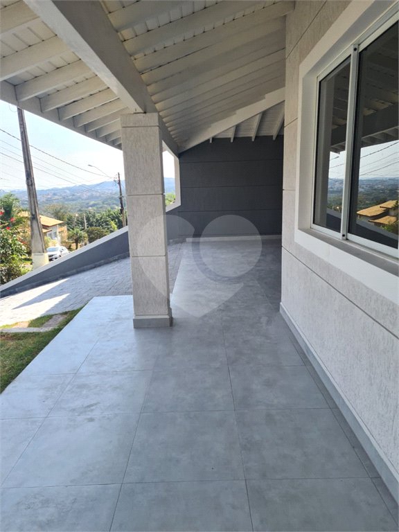 Casa à venda com 3 quartos, sendo 2 suítes, no condomínio Terras de São Francisco, Vinhedo - SP