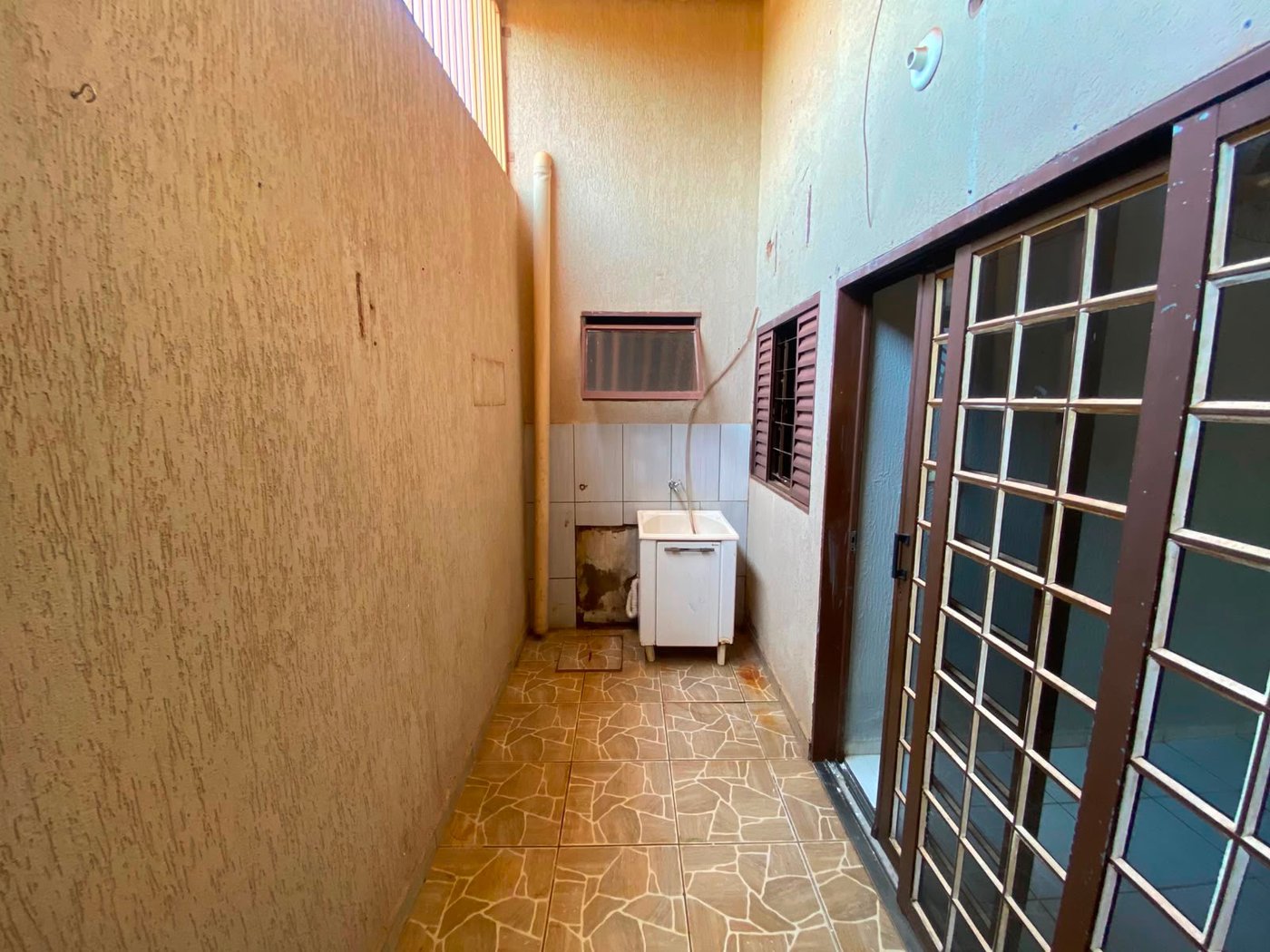 Casa para alugar com 2 quartos, sendo 1 suíte,  em Jardim Brasília, Três Lagoas, MS
