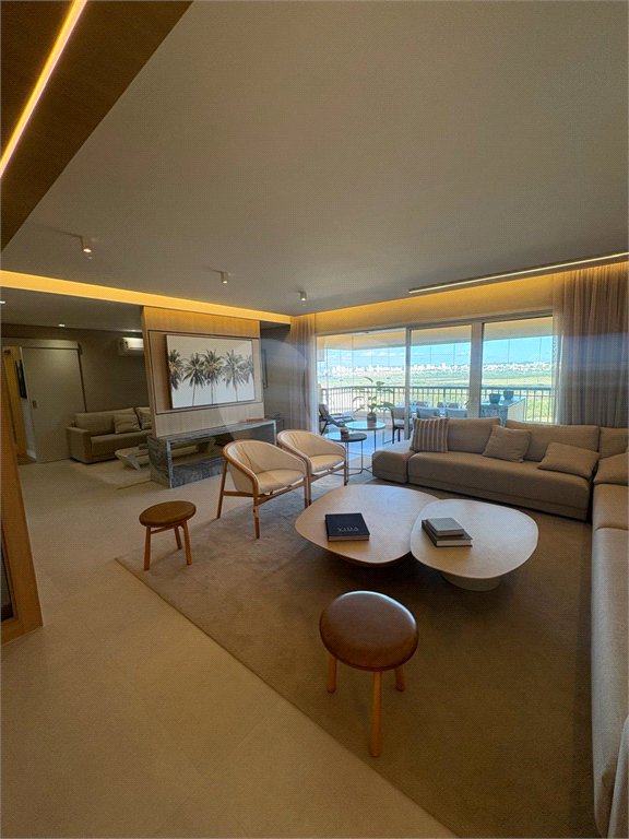 Apartamento à venda com 3 suítes em Urbanova, São José dos Campos, SP