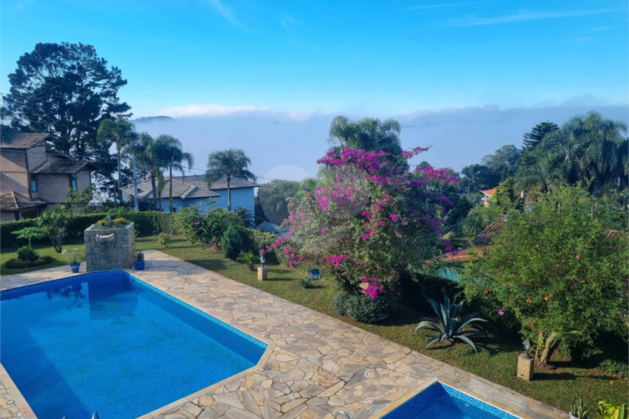 Casa à venda com 3 quartos, sendo 1 suíte, no condomínio Alpes da Cantareira, Mairiporã - SP