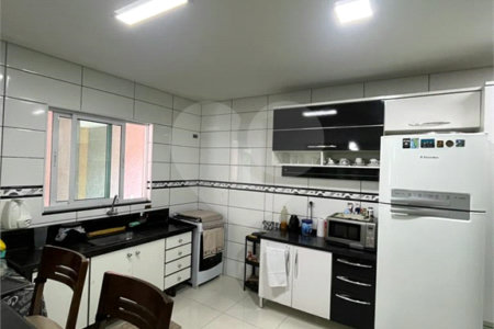 Sobrado à venda com 3 quartos, sendo 1 suíte, em Vila Piauí, São Paulo, SP