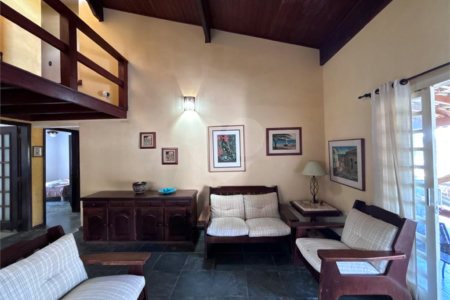 Casa à venda com 5 quartos, sendo 2 suítes,  em Jardim Maristela, Atibaia, SP