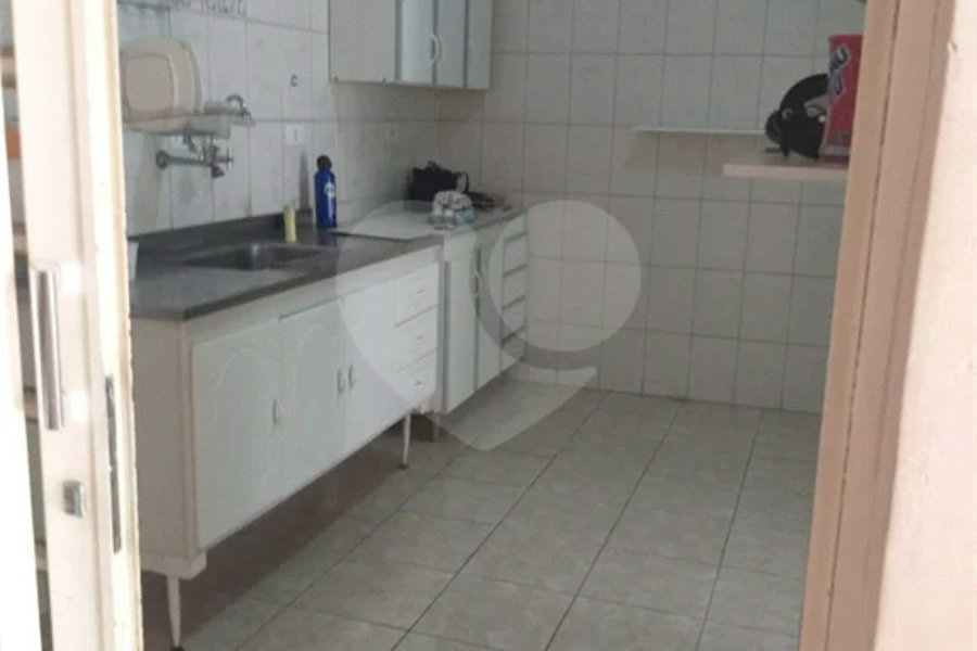 Casa à venda com 3 quartos, sendo 1 suíte, no condomínio Primavera, São Paulo - SP
