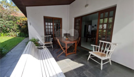 Sobrado à venda com 4 quartos, sendo 1 suíte,  em Granja Julieta, São Paulo, SP