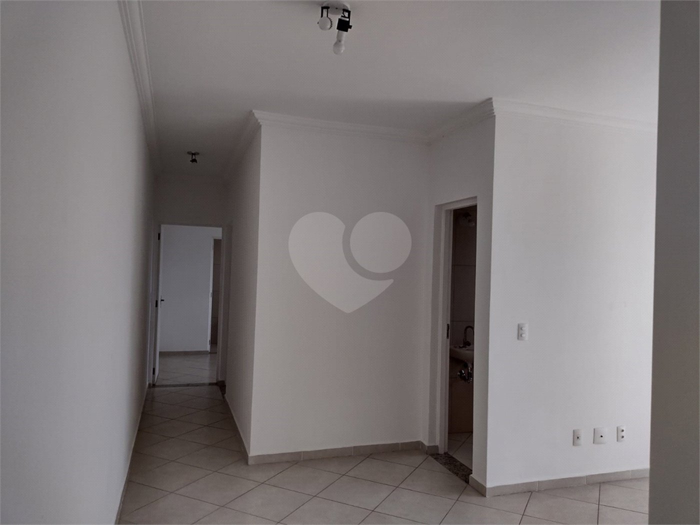 Apartamento à venda com 2 quartos, sendo 1 suíte, em Pinheirinho, Vinhedo, SP