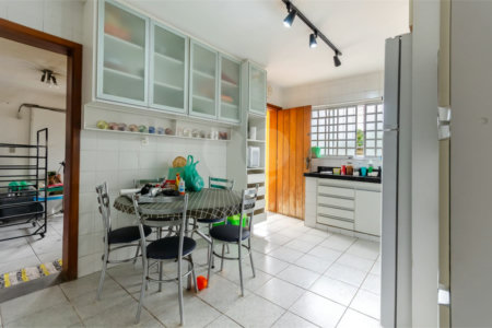 Sobrado à venda ou para alugar com 4 quartos, sendo 1 suíte, em Vila Anglo Brasileira, São Paulo, SP