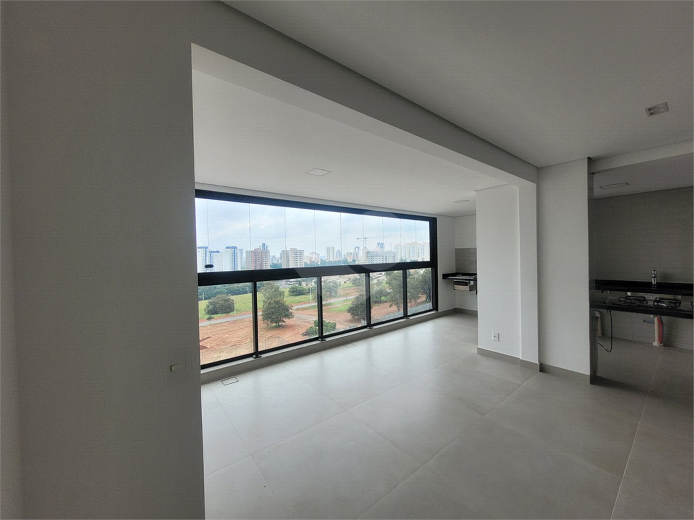 Apartamento à venda com 3 suítes em Parque Campolim, Sorocaba, SP
