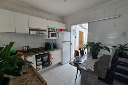 Casa à venda com 3 quartos, sendo 1 suíte, em Vila Maciel, Itapetininga, SP