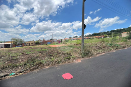 Terreno à venda em Descalvando/SP