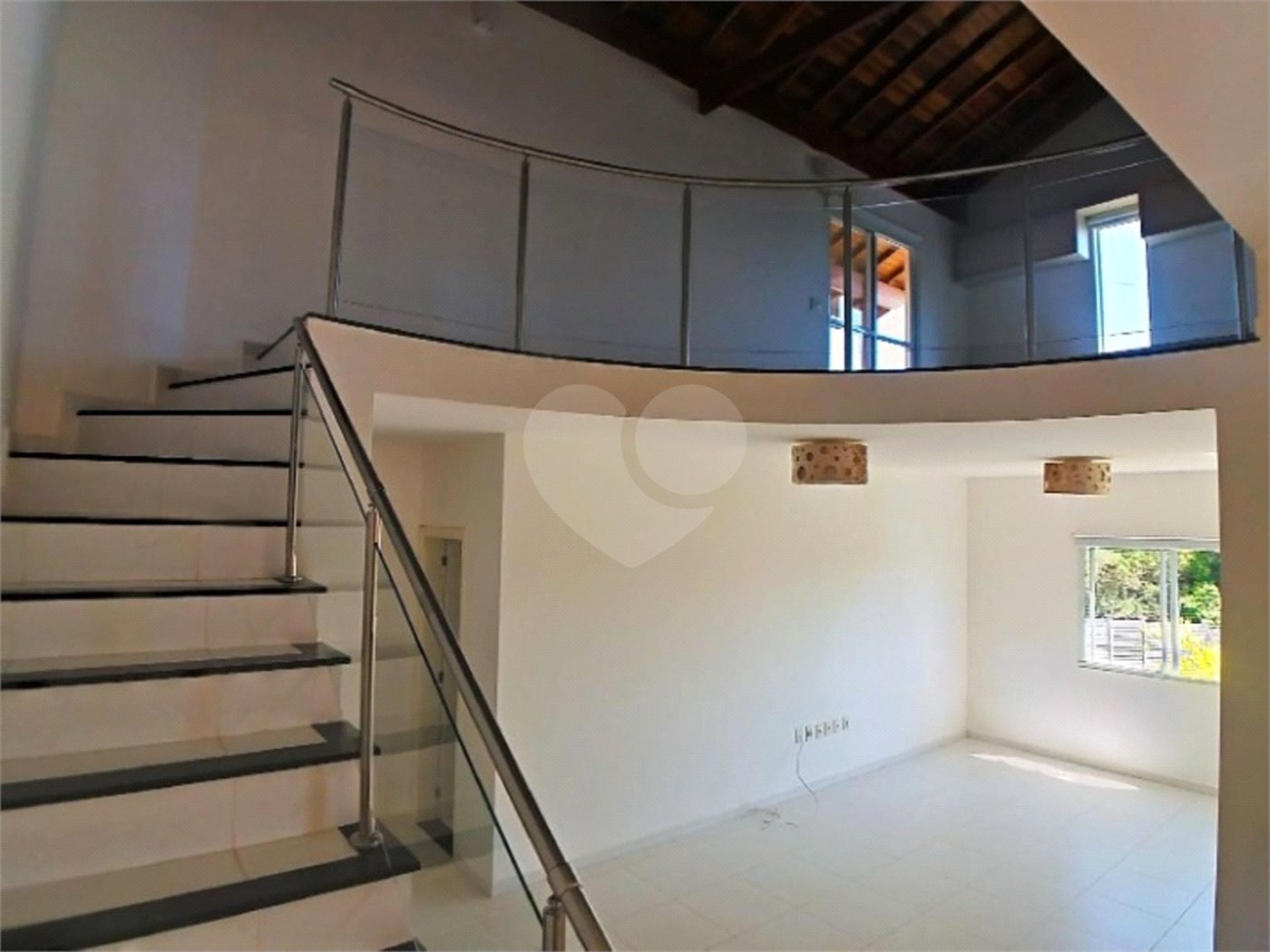 Casa à venda com 3 suítes no condomínio Terras de São Francisco, Vinhedo - SP