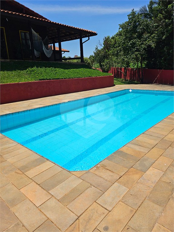 Casa à venda com 4 quartos, sendo 3 suítes, no condomínio Residncial Euroville, Carapicuíba - SP