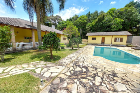Casa à venda com 4 quartos, sendo 1 suíte, no Centro, Ibiúna, SP