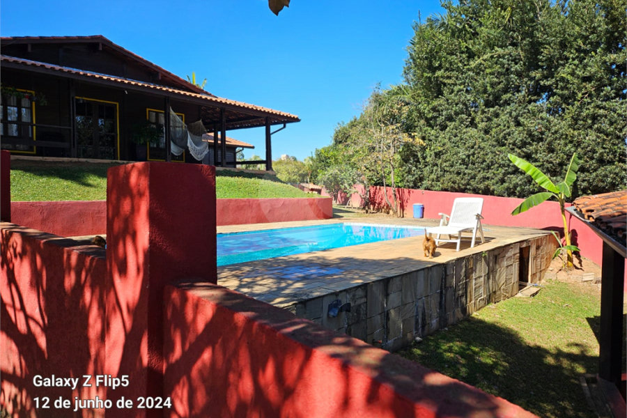 Casa à venda com 4 quartos, sendo 3 suítes, no condomínio Residncial Euroville, Carapicuíba - SP