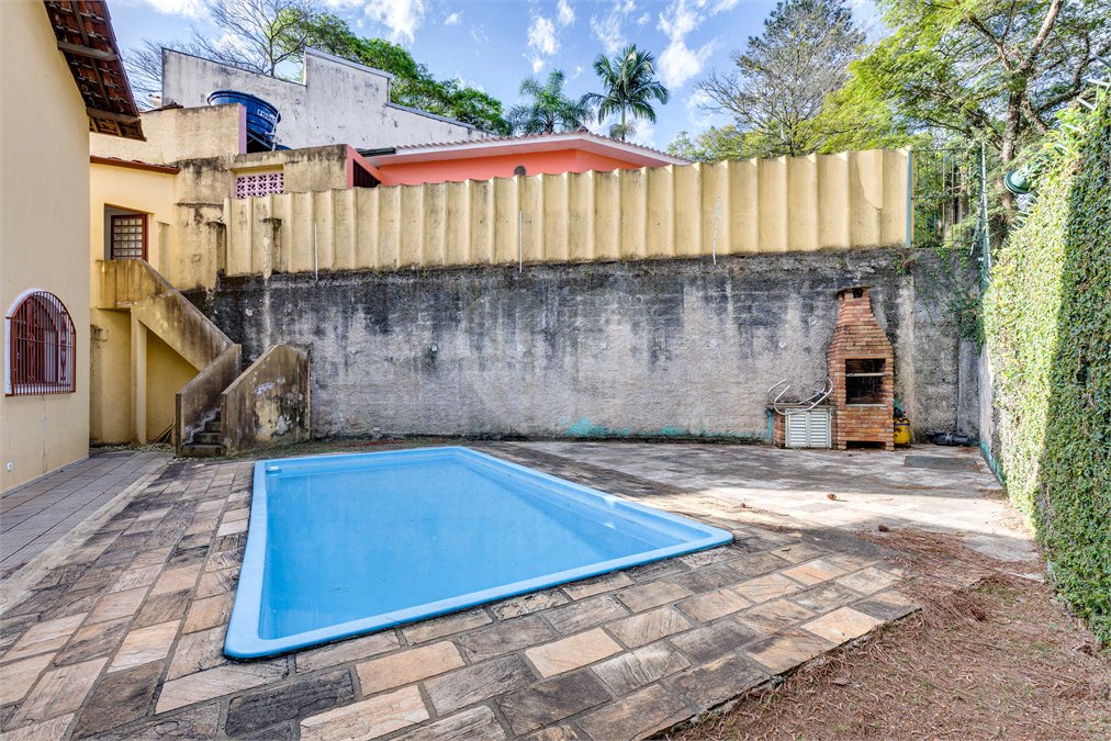 Sobrado à venda com 3 quartos, sendo 1 suíte, em Alto da Boa Vista, São Paulo, SP