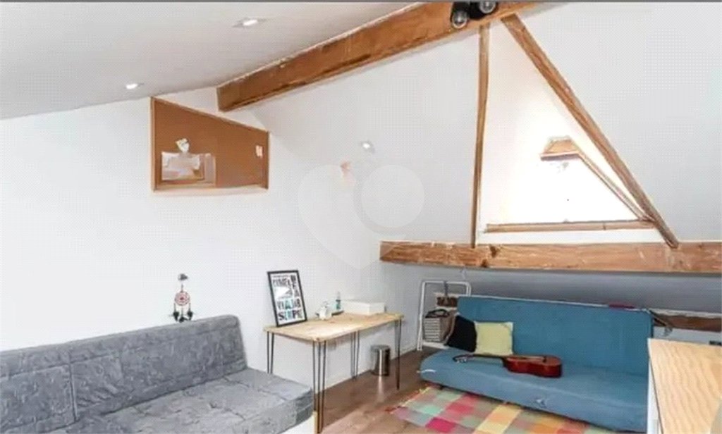 Casa à venda com 3 quartos, sendo 2 suítes, no condomínio Residencial Erika, São Paulo - SP