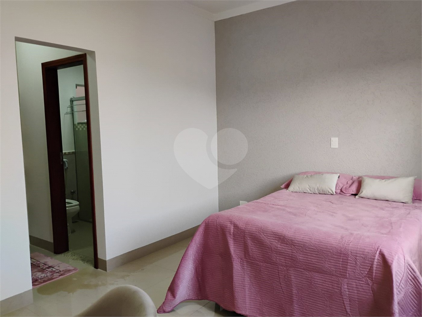 Sobrado à venda com 4 quartos, sendo 3 suítes,  em Jardim Marabá, Itapetininga, SP
